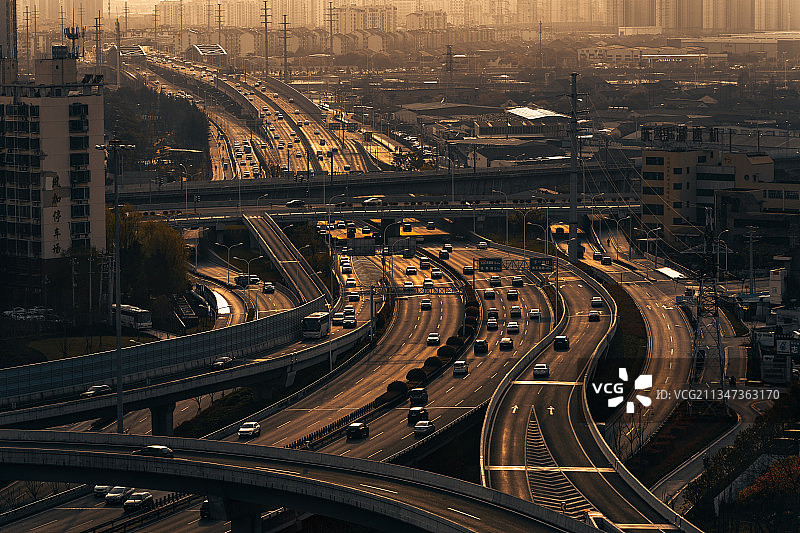 路，越来越好，生活会更好图片素材