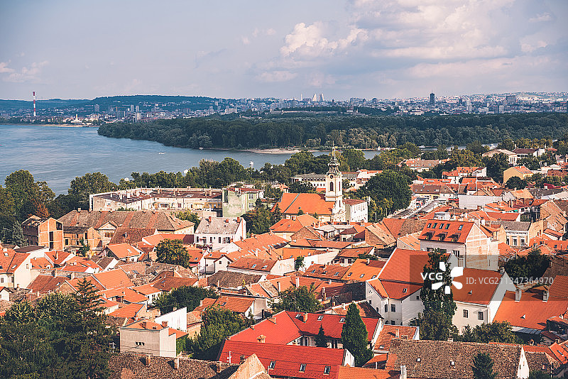 贝尔格莱德泽蒙城镇景观高角度视图，塞尔维亚图片素材