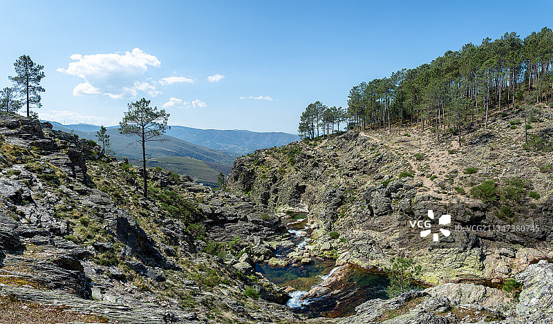 葡萄牙布拉加岩石山脉风光图片素材