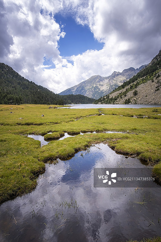 西班牙莱里达的湖光山色图片素材