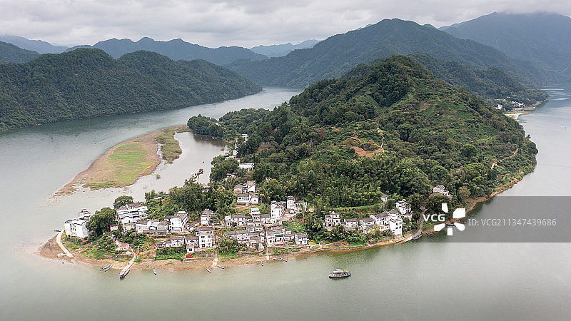 深渡小渔村图片素材