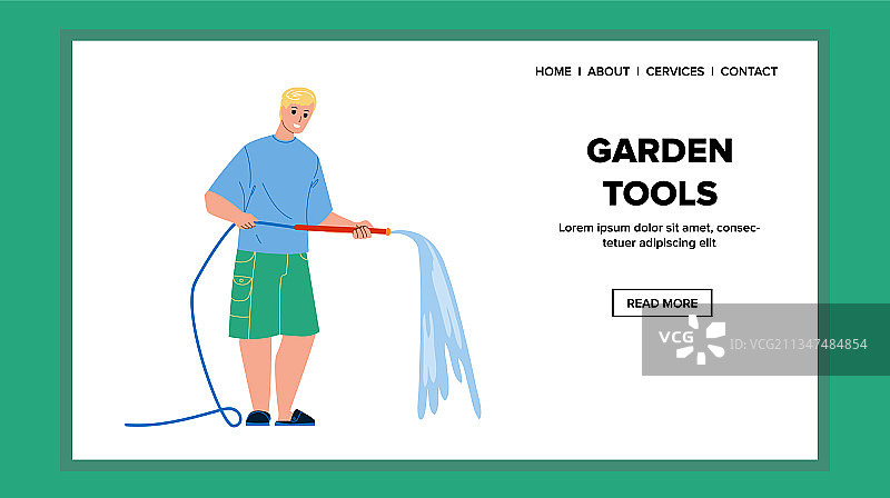 农田里使用园艺工具的农民图片素材