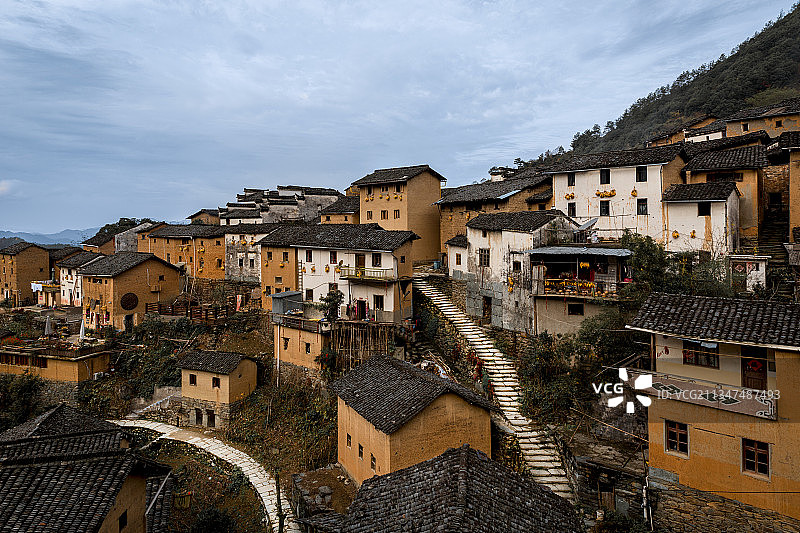 中国安徽黄山市徽州阳产土楼和晒秋图片素材