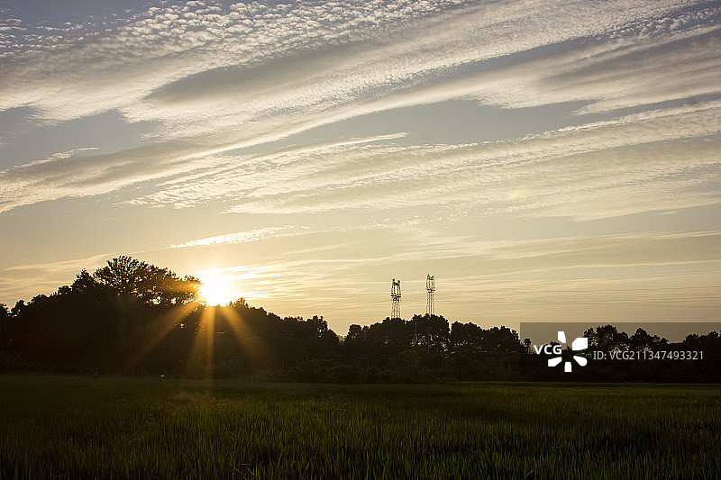 日出日落争相辉映图片素材