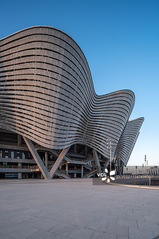 体育场馆现代建筑广场地面图片素材