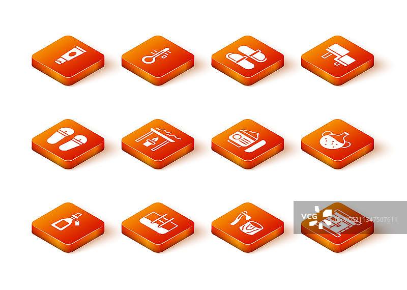 含游泳池的精油瓶套装图片素材