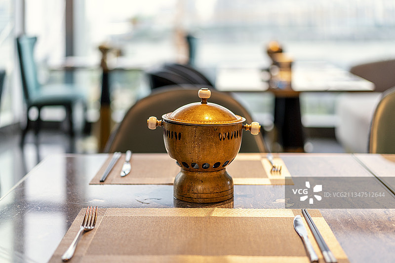 餐桌上的小火锅图片素材