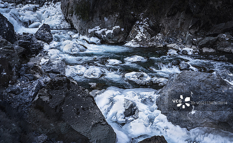 川西阿坝州熊猫大道之冬图片素材