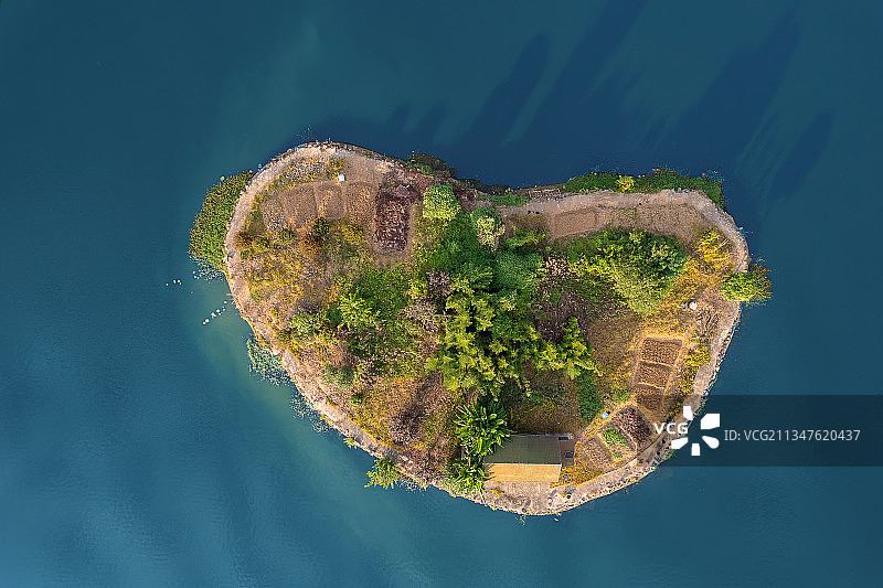 武汉东湖磨山心形岛图片素材