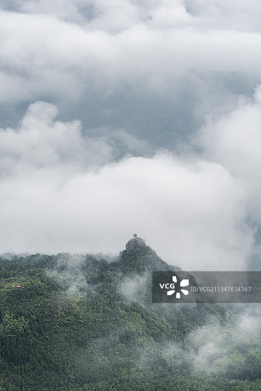 云雾缭绕的重庆綦江万盛黑山谷自然风光图片素材