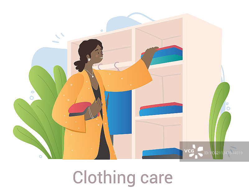 可爱的女人正在整理和放置图片素材