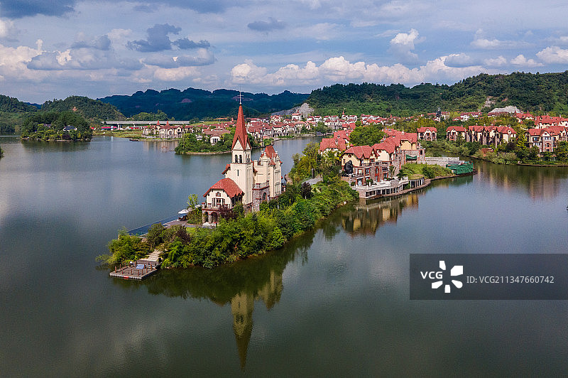 晴朗天气下，重庆南川黎香湖图片素材