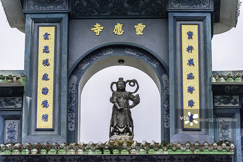 亚洲越南岘港灵应寺山门特写图片素材