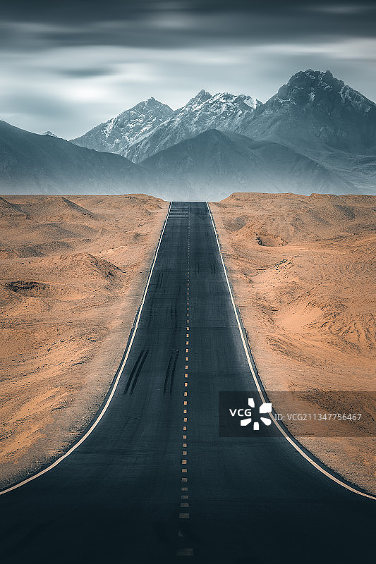 延伸的路图片素材