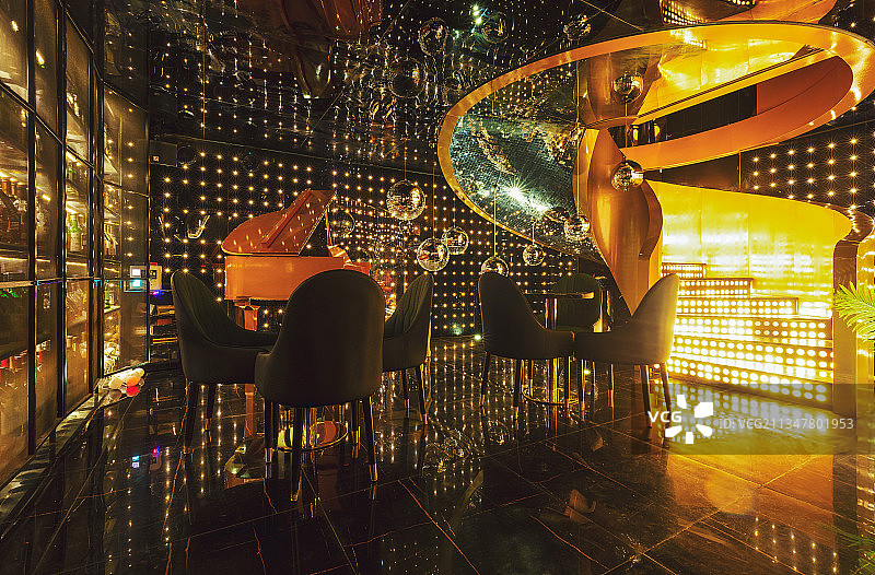 成都市酒吧内饰室内空间设计全景钢琴暗空间排布典雅布局图片素材