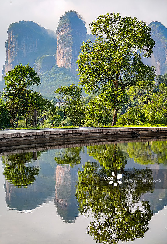 江西鹰潭龙虎山丹霞图片素材