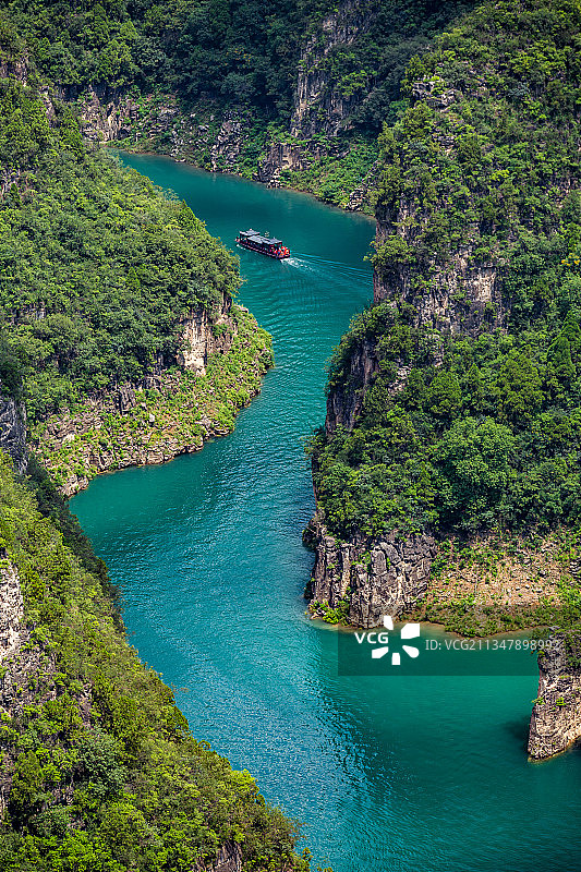 中国河南焦作夏季峰林峡风景区高视角俯拍图片素材