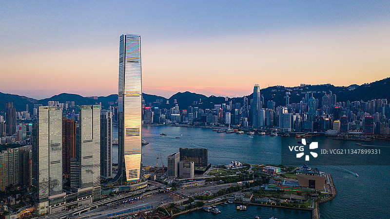 日落时分的西九龙与中环图片素材