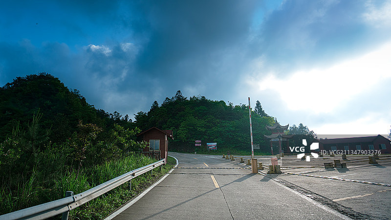 航拍湖南永州阳明山万寿寺万和湖图片素材