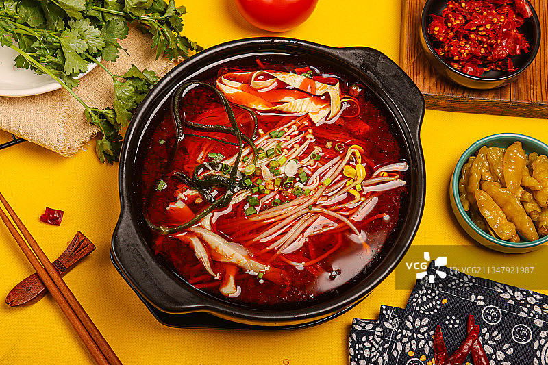 红汤砂锅米线图片素材