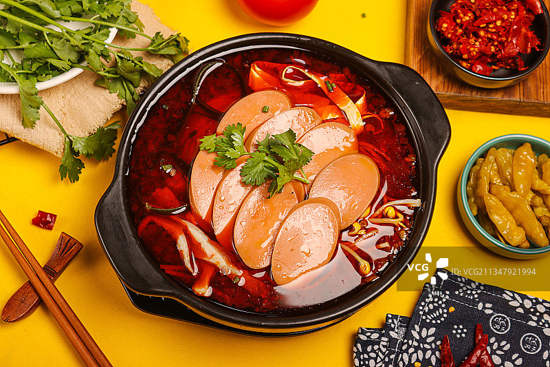 火腿肠砂锅米线图片素材