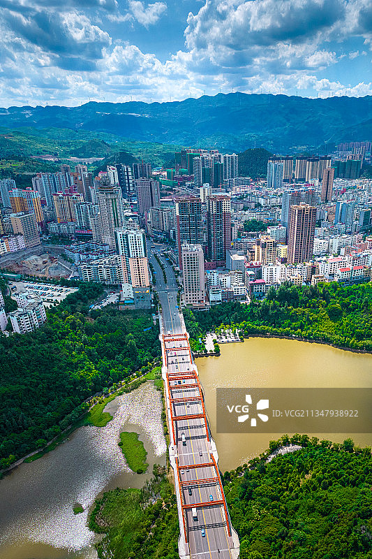 航拍贵州省盘州市城市风光全景图片素材