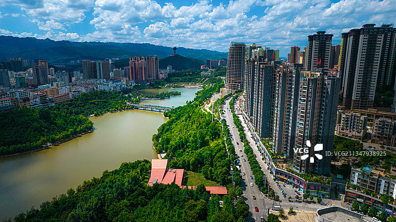 航拍贵州省盘州市城市风光全景图片素材