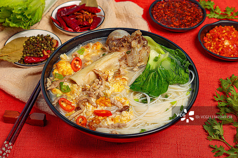 筒子骨米粉图片素材