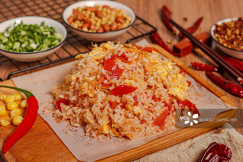 番茄鸡蛋炒饭图片素材