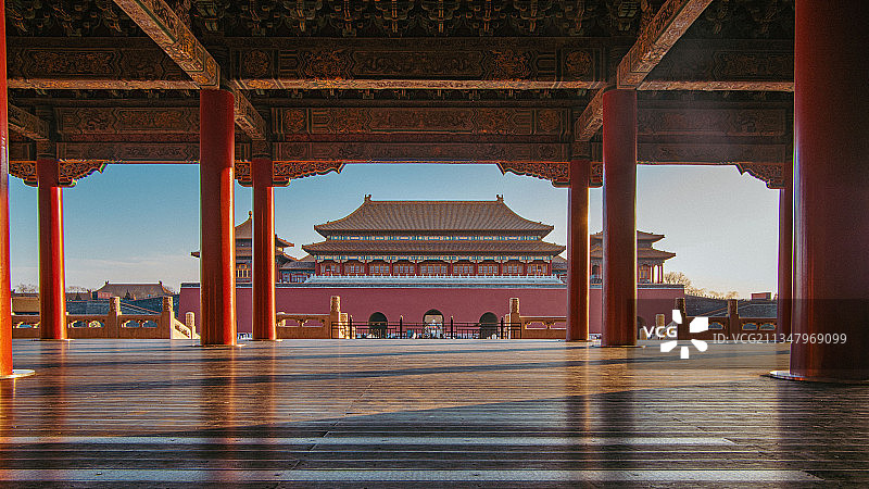 北京故宫太和门的日落时分午门方向摄影图片素材