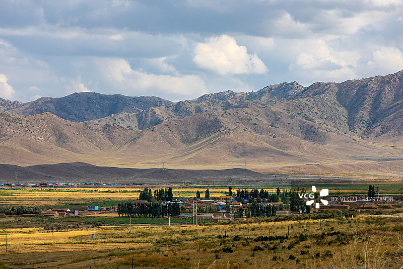 北疆阿勒泰富蕴县乡村图片素材
