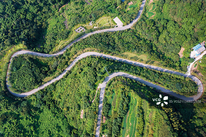 航拍环山公路图片素材