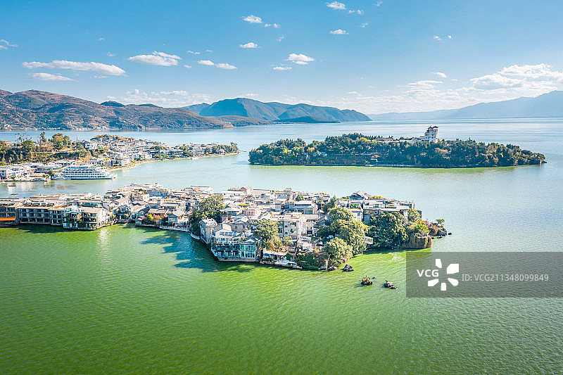 航拍大理洱海双廊古镇和南诏风情岛风光图片素材