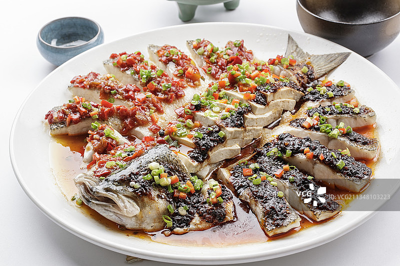 剁椒豆豉蒸海鲈鱼图片素材