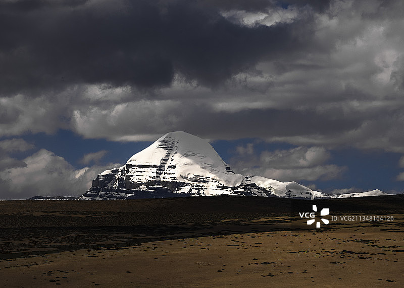 亘古雪峰 — 岗仁波齐图片素材