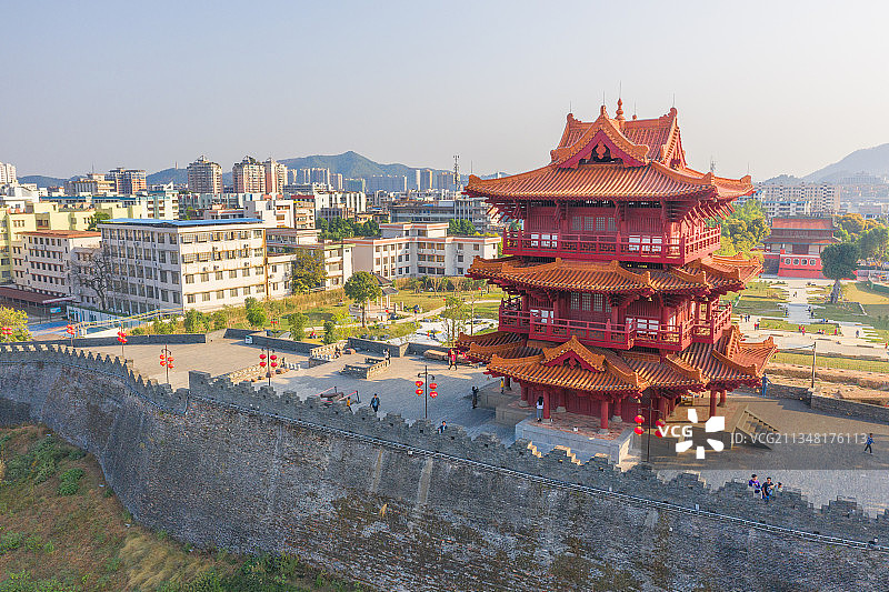 航拍广东省肇庆市端州区披云楼丽谯楼宋城墙公园图片素材