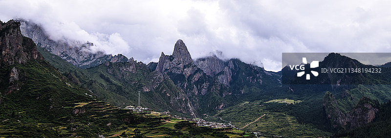 甘南业日村图片素材