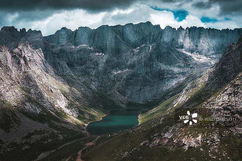 莲宝叶则石头山景区 绝壁图片素材