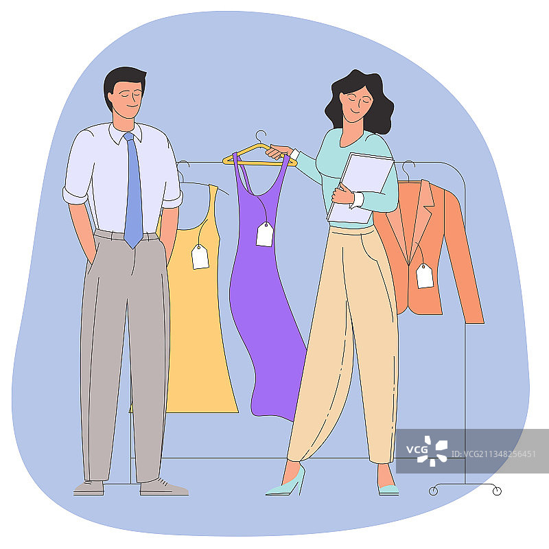 人们在服装店挑选衣服图片素材