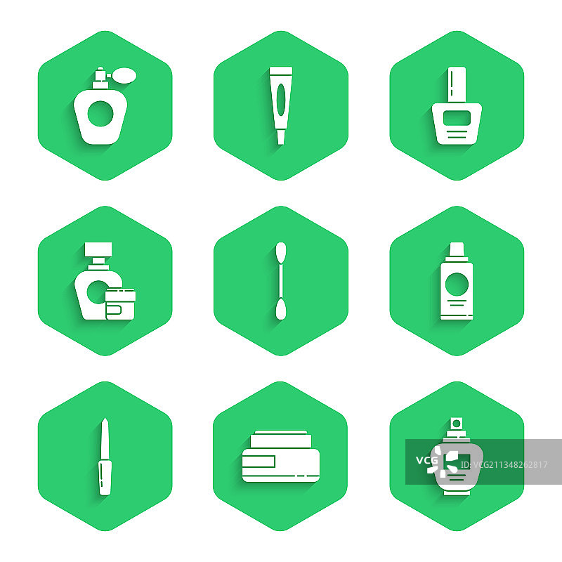 棉签、面霜、润肤露化妆品套装图片素材