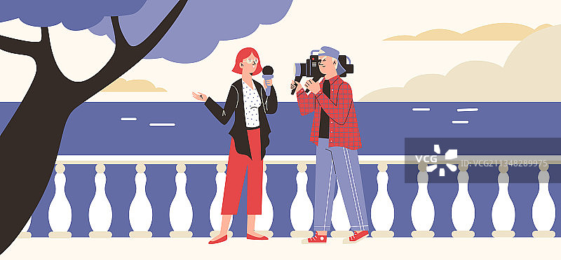 拿着麦克风的职业女记者图片素材