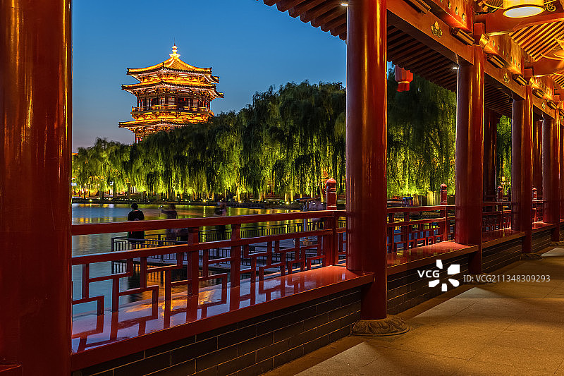 西安大唐芙蓉园夜景图片素材