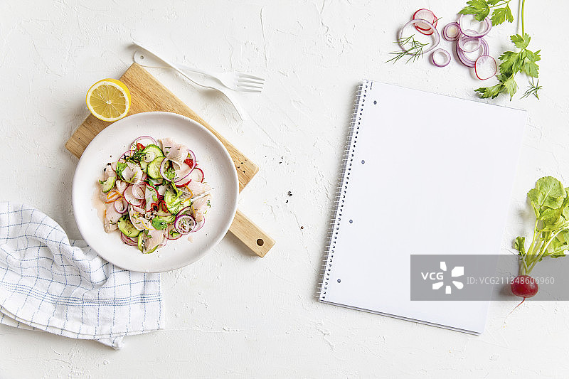 腌鲱鱼酸橘汁腌鱼萝卜沙拉图片素材