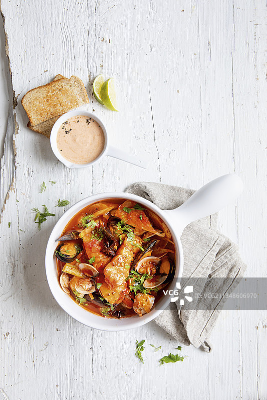 搭配rouille酱的快速鱼汤图片素材