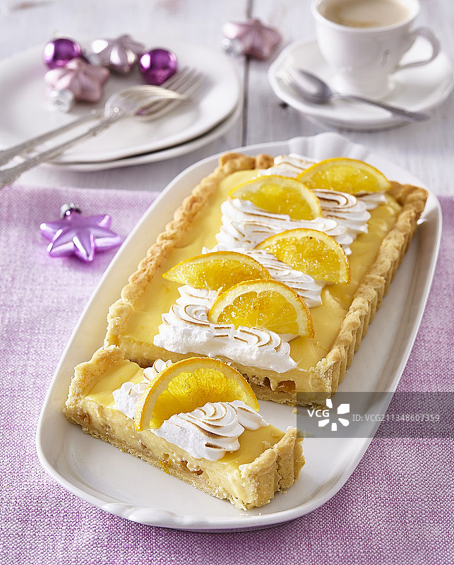 蛋白酥皮柠檬蛋糕图片素材