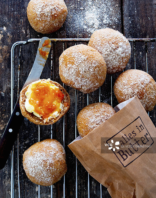 黄油杏酱面包卷图片素材