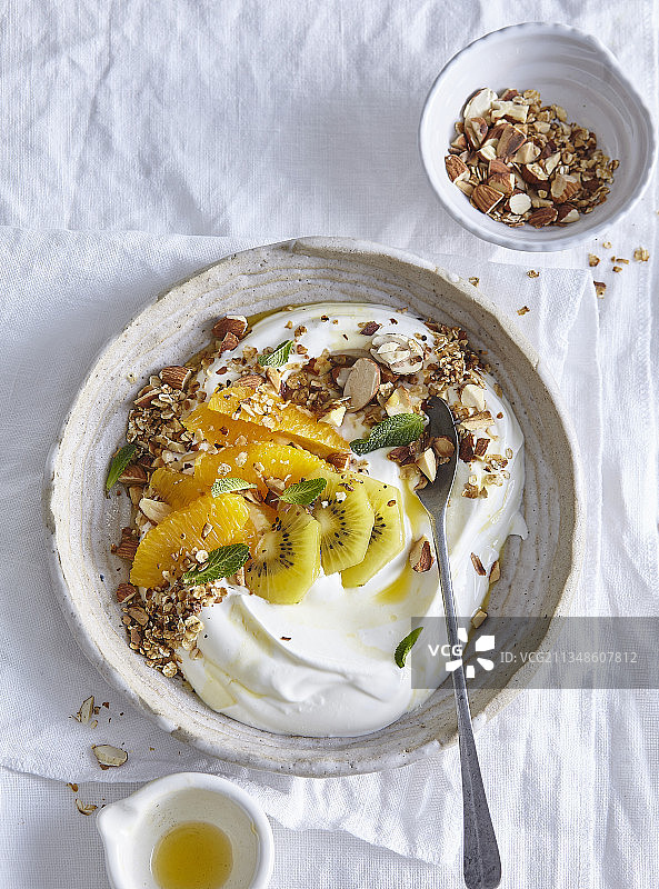 杏仁格兰诺拉酸奶图片素材