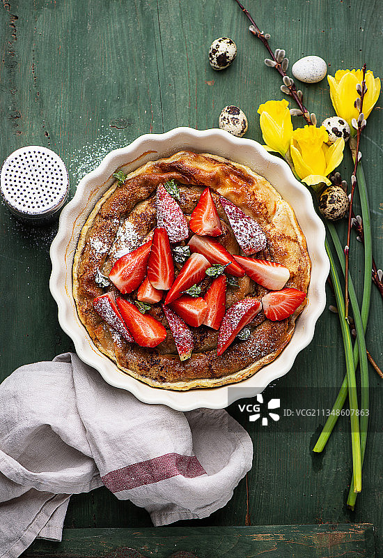 草莓春季煎饼图片素材