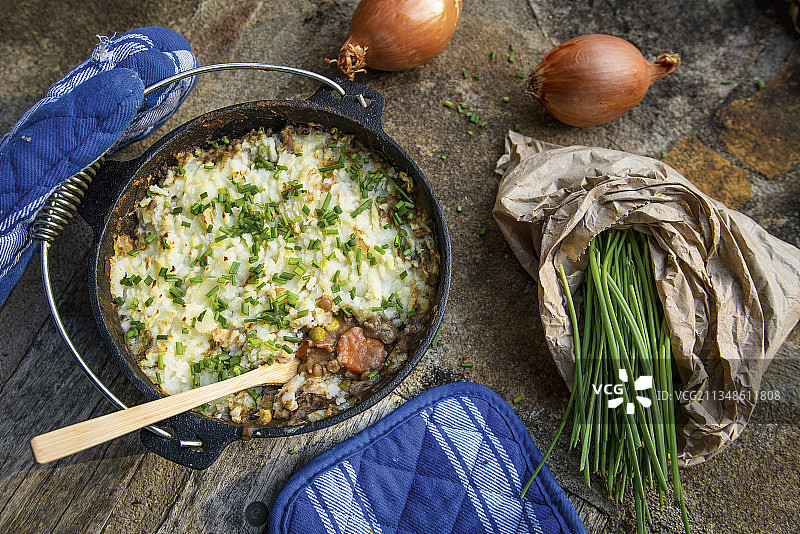 纯素牧羊人派：扁豆蘑菇焗烤图片素材