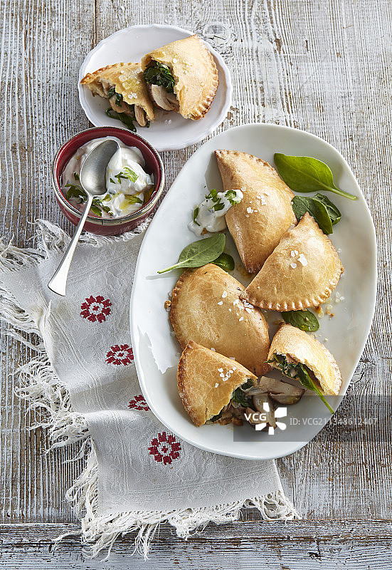 菠菜蘑菇饺子图片素材